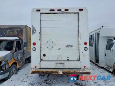 Zdjęcie 6 z 12 samochodu: 2005 FREIGHTLINER CHASSIS M LINE WALK-IN VAN VIN:4UZAANBW65CU21349 - miniatura