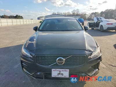 Piąte zdjęcie samochodu w środku: 2023 VOLVO S60 PLUS VIN:7JRL12FL3PG244655 - miniatura