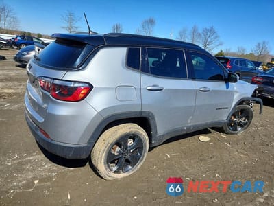 Trzecie zdjęcie samochodu z tyłu: 2021 JEEP COMPASS LATITUDE VIN:3C4NJDBBXMT551926 - miniatura