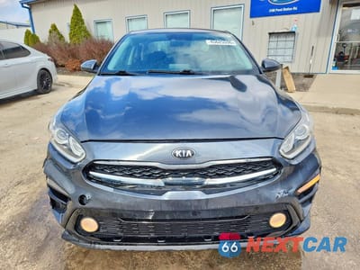 Piąte zdjęcie samochodu w środku: 2020 KIA FORTE LXS VIN:3KPF24AD8LE186976 - miniatura