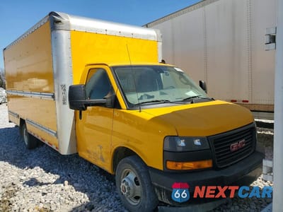 Piąte zdjęcie samochodu w środku: 2022 GMC SAVANA BOX TRUCK VIN:7GZ37TC7XNN004007 - miniatura