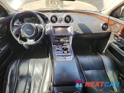 Zdjęcie 8 z 13 samochodu: 2011 JAGUAR XJL VIN:SAJWA2GB7BLV03182 - miniatura