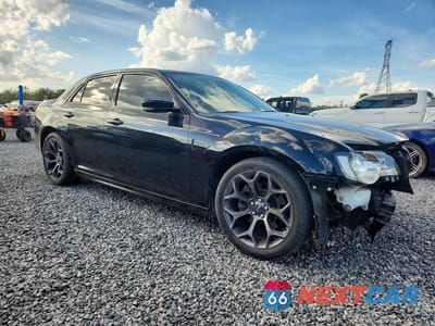 Czwarte zdjęcie samochodu z boku: 2019 CHRYSLER 300 S VIN:2C3CCABT3KH518186 - miniatura