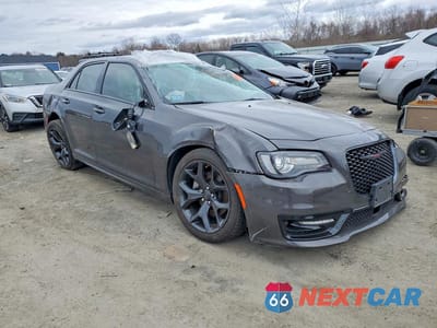 Czwarte zdjęcie samochodu z boku: 2023 CHRYSLER 300 S VIN:2C3CCABT7PH706331 - miniatura