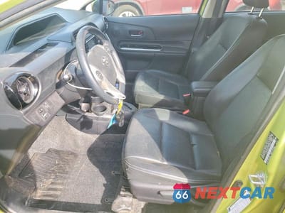 Zdjęcie 7 z 12 samochodu: 2016 TOYOTA PRIUS C FOUR VIN:JTDKDTB33G1133846 - miniatura