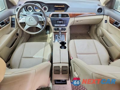 Zdjęcie 8 z 11 samochodu: 2012 MERCEDES-BENZ C 300 4MATIC VIN:WDDGF8BB3CR224282 - miniatura