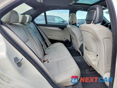 Zdjęcie 10 z 11 samochodu: 2010 MERCEDES-BENZ C 300 VIN:WDDGF5EB8AF420971 - miniatura