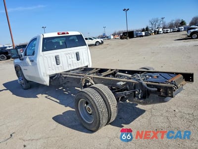 Drugie zdjęcie samochodu z przodu: 2022 CHEVROLET SILVERADO HD TRUCK CAB AND CHASSIS VIN:1GB3WRE74NF187693 - miniatura