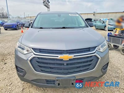 Piąte zdjęcie samochodu w środku: 2019 CHEVROLET TRAVERSE LS VIN:1GNERFKW4KJ216793 - miniatura