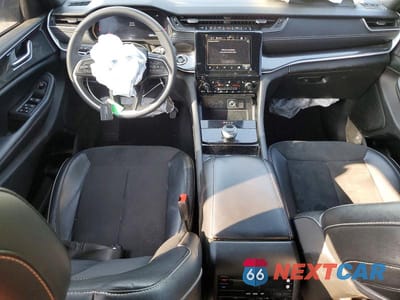 Zdjęcie 8 z 11 samochodu: 2023 JEEP GRAND CHEROKEE L LAREDO VIN:1C4RJKAG8P8744680 - miniatura