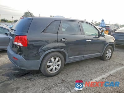 Trzecie zdjęcie samochodu z tyłu: 2013 KIA SORENTO LX VIN:5XYKTCA61DG336387 - miniatura
