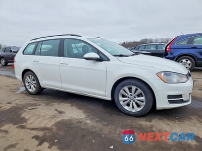 Czwarte zdjęcie samochodu z boku: 2017 VOLKSWAGEN GOLF SPORTWAGEN S VIN:3VWU17AU3HM543227 - miniatura
