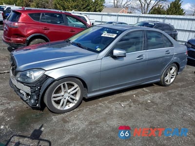 2013 MERCEDES-BENZ C 300 4MATIC WDDGF8AB9DR289138 - główne zdjęcie licytacji z USA - miniatura