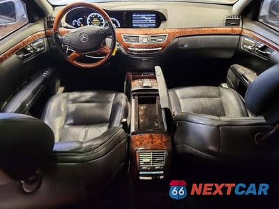 Zdjęcie 8 z 11 samochodu: 2010 MERCEDES-BENZ S 550 4MATIC VIN:WDDNG8GBXAA312755 - miniatura