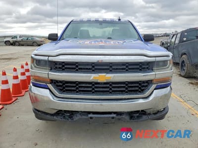 Piąte zdjęcie samochodu w środku: 2017 CHEVROLET SILVERADO K1500 VIN:1GCVKNEC4HZ358810 - miniatura