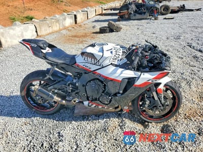2024 YAMAHA YZFR1 JYARN66E7RA003804 - główne zdjęcie licytacji z USA - miniatura