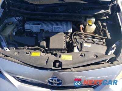 Zdjęcie 11 z 12 samochodu: 2014 TOYOTA PRIUS V TWO VIN:JTDZN3EU4E3294997 - miniatura