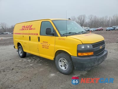 Czwarte zdjęcie samochodu z boku: 2021 CHEVROLET EXPRESS G2500 DELIVERY VAN VIN:1GCWGAFP8M1246052 - miniatura