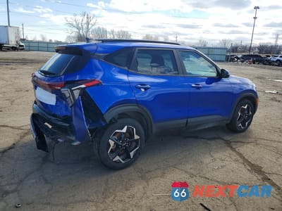 Trzecie zdjęcie samochodu z tyłu: 2026 KIA SELTOS S VIN:KNDEUCAA4T7829071 - miniatura