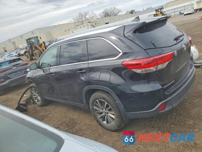 Drugie zdjęcie samochodu z przodu: 2019 TOYOTA HIGHLANDER XLE VIN:5TDJZRFH6KS918234 - miniatura