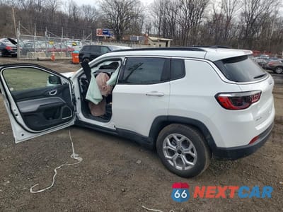 Drugie zdjęcie samochodu z przodu: 2025 JEEP COMPASS LATITUDE VIN:3C4NJDBN3ST603453 - miniatura