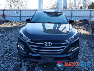 Piąte zdjęcie samochodu w środku: 2016 HYUNDAI TUCSON SE VIN:KM8J3CA44GU114872 - miniatura
