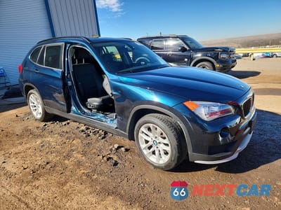 Czwarte zdjęcie samochodu z boku: 2015 BMW X1 XDRIVE28I VIN:WBAVL1C55FVY34784 - miniatura