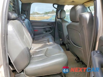 Zdjęcie 10 z 12 samochodu: 2006 CHEVROLET SILVERADO K3500 VIN:1GCJK33D86F177898 - miniatura