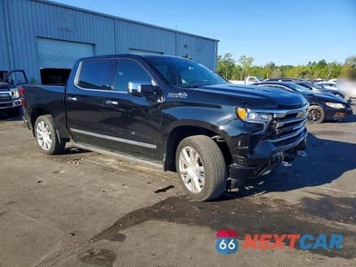 Czwarte zdjęcie samochodu z boku: 2025 CHEVROLET SILVERADO K1500 HIGH COUNTRY VIN:1GCUKJEL6SZ113826 - miniatura