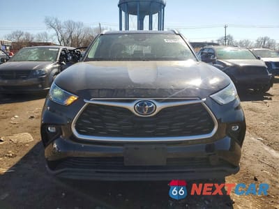 Piąte zdjęcie samochodu w środku: 2022 TOYOTA HIGHLANDER HYBRID XLE VIN:5TDGBRCHXNS543620 - miniatura