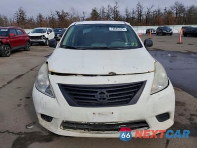 Piąte zdjęcie samochodu w środku: 2014 NISS VERSA VIN:3N1CN7AP6EL851557 - miniatura