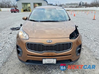 Piąte zdjęcie samochodu w środku: 2017 KIA SPORTAGE LX VIN:KNDPM3AC4H7209337 - miniatura