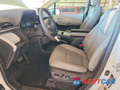 Zdjęcie 7 z 13 samochodu: 2025 TOYOTA SIENNA XLE 8-PASSENGER VIN:5TDYRKEC9SS275888 - miniatura