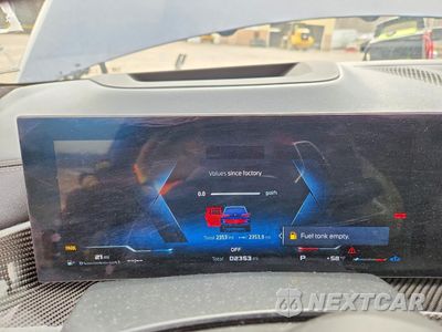 Zdjęcie 9 z 13 samochodu: 2026 BMW X5 M60I VIN:5UX33EU00T9144903 - miniatura