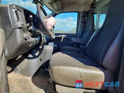 Zdjęcie 7 z 12 samochodu: 2018 CHEV EXPRESS G2500 VIN:1GCWGAFB7J1345722 - miniatura