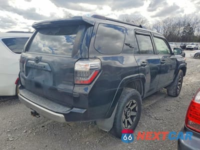 Trzecie zdjęcie samochodu z tyłu: 2019 TOYOTA 4RUNNER TRD OFF-ROAD VIN:JTEBU5JR9K5664483 - miniatura