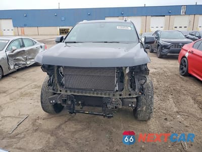 Piąte zdjęcie samochodu w środku: 2021 CHEVROLET TAHOE K1500 LT VIN:1GNSKNKD0MR480310 - miniatura