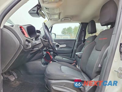 Zdjęcie 7 z 12 samochodu: 2016 JEEP RENEGADE TRAILHAWK VIN:ZACCJBCT6GPD66335 - miniatura