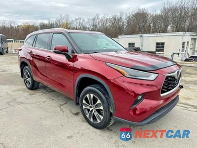 Czwarte zdjęcie samochodu z boku: 2021 TOYOTA HIGHLANDER XLE VIN:5TDHZRAH8MS520841 - miniatura