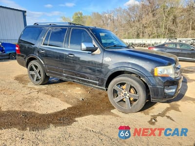 Czwarte zdjęcie samochodu z boku: 2015 FORD EXPEDITION XLT VIN:1FMJU1JTXFEF47520 - miniatura