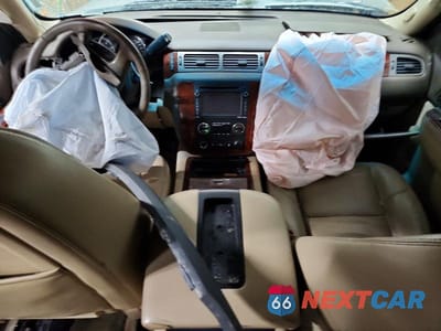 Zdjęcie 8 z 13 samochodu: 2012 CHEVROLET SUBURBAN K1500 LTZ VIN:1GNSKKE71CR130395 - miniatura
