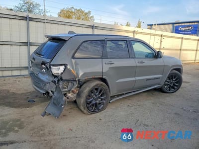 Trzecie zdjęcie samochodu z tyłu: 2019 JEEP GRAND CHEROKEE LAREDO VIN:1C4RJEAG3KC752421 - miniatura