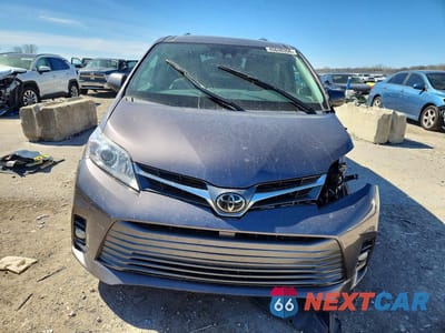 Piąte zdjęcie samochodu w środku: 2019 TOYOTA SIENNA XLE 8-PASSENGER VIN:5TDYZ3DC2KS995282 - miniatura
