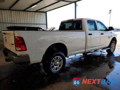 Trzecie zdjęcie samochodu z tyłu: 2017 RAM 2500 ST VIN:3C6UR5HJ6HG657210 - miniatura