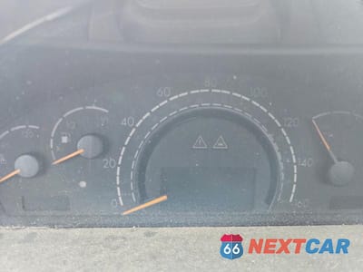 Zdjęcie 9 z 11 samochodu: 2004 MERCEDES-BENZ CL500 VIN:WDBPJ75J84A043408 - miniatura