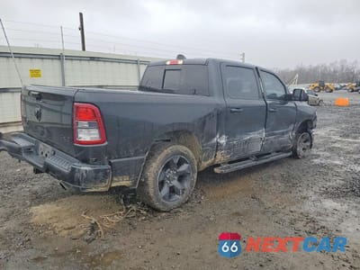 Trzecie zdjęcie samochodu z tyłu: 2019 RAM 1500 BIG HORN VIN:1C6SRFFT6KN614177 - miniatura