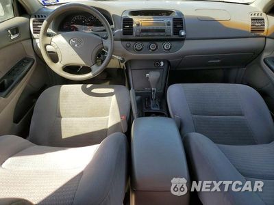 Zdjęcie 8 z 11 samochodu: 2006 TOYOTA CAMRY STANDARD VIN:4T1BE32K36U669564 - miniatura
