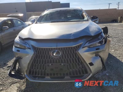 Piąte zdjęcie samochodu w środku: 2025 LEXUS NX 450H+ BASE VIN:JTJHKCFZ2S2044607 - miniatura