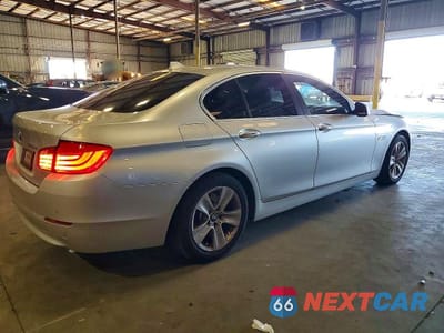 Trzecie zdjęcie samochodu z tyłu: 2013 BMW 528 I VIN:WBAXG5C51DD233721 - miniatura