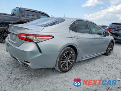 Trzecie zdjęcie samochodu z tyłu: 2019 TOYOTA CAMRY SE VIN:4T1B11HK0KU738311 - miniatura